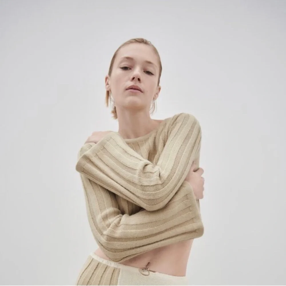 Zara Rib Knit Crop Sweater REF 2142/005 - Picture 2 of 3